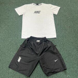 Nike Training Outfit (Shirt + Shorts) Black & White – Size GG (XL) – Pre-Owned